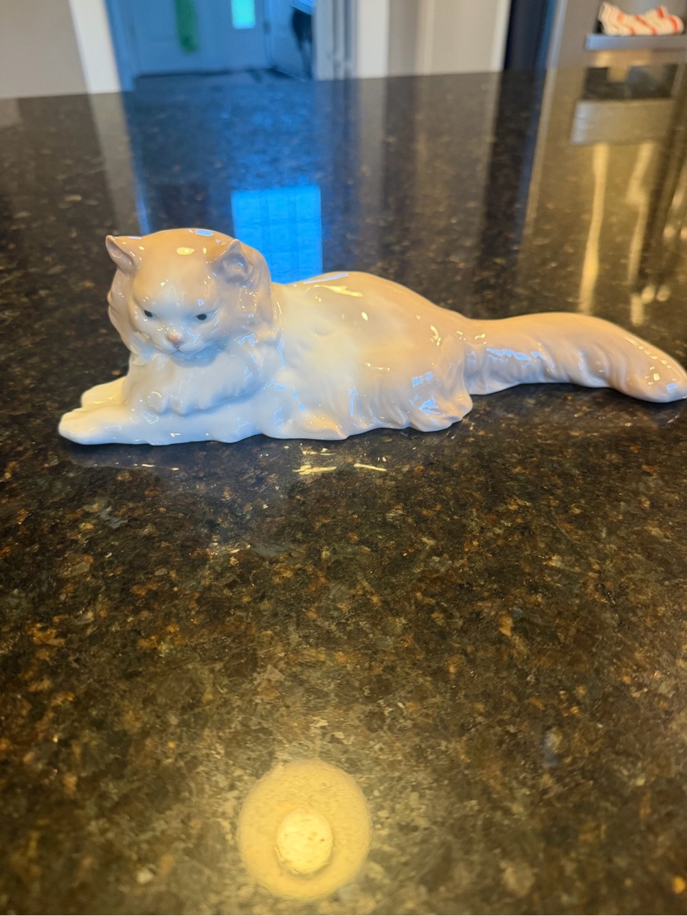 Vintage NAO by Lladró Angora Cat Figurine #113 Retired Spanish Porcelain Mint